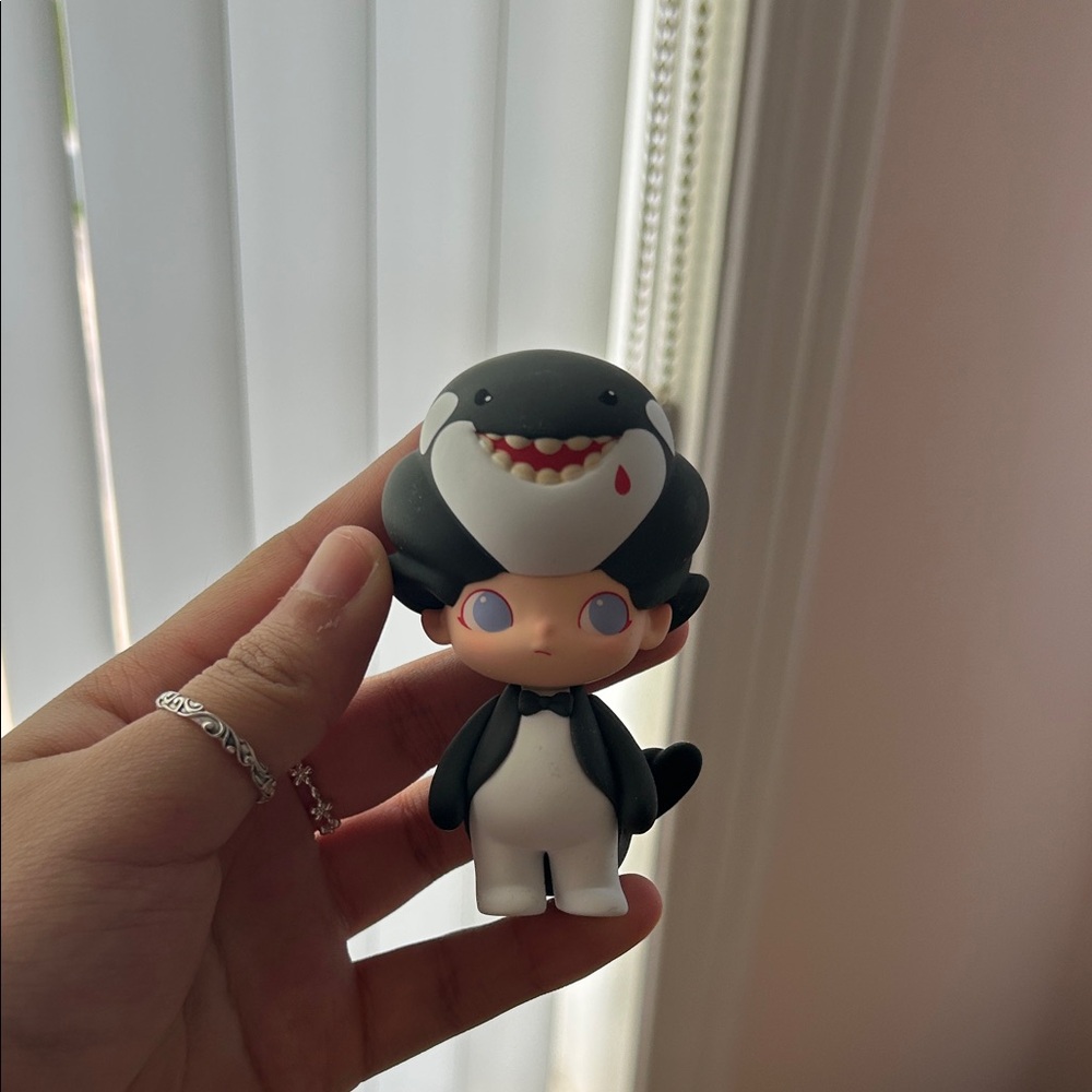 popmart dimoo aquarium series “killer whale”